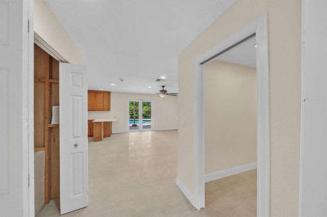 11901 NW 25th Street, Plantation, FL 33323
