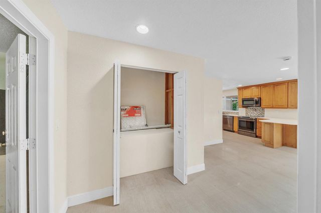 11901 NW 25th Street, Plantation, FL 33323