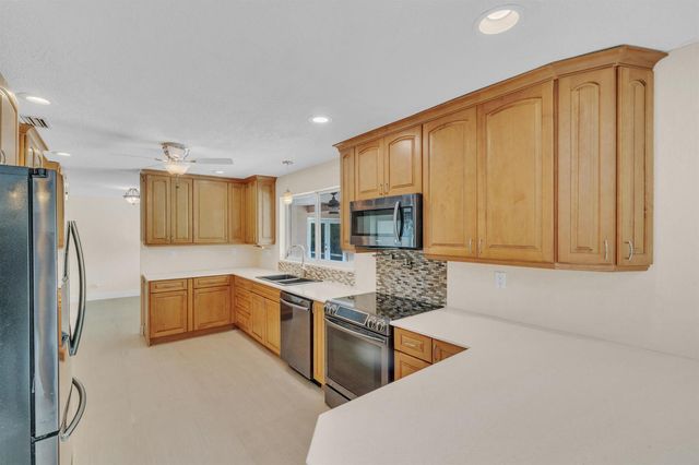11901 NW 25th Street, Plantation, FL 33323