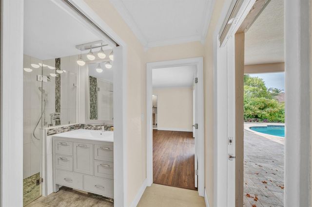 11901 NW 25th Street, Plantation, FL 33323