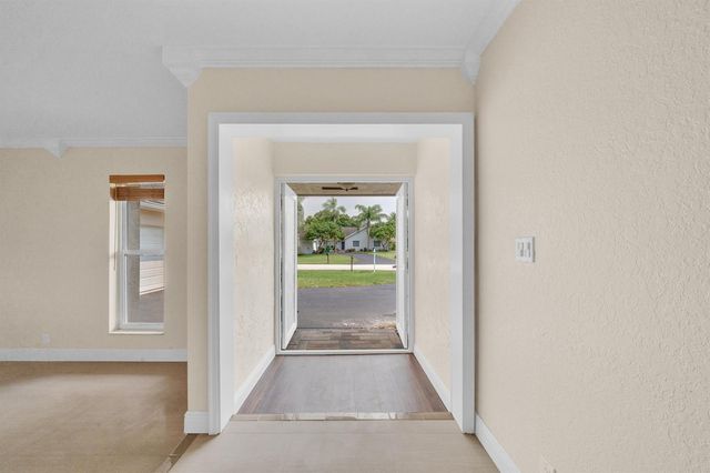 11901 NW 25th Street, Plantation, FL 33323
