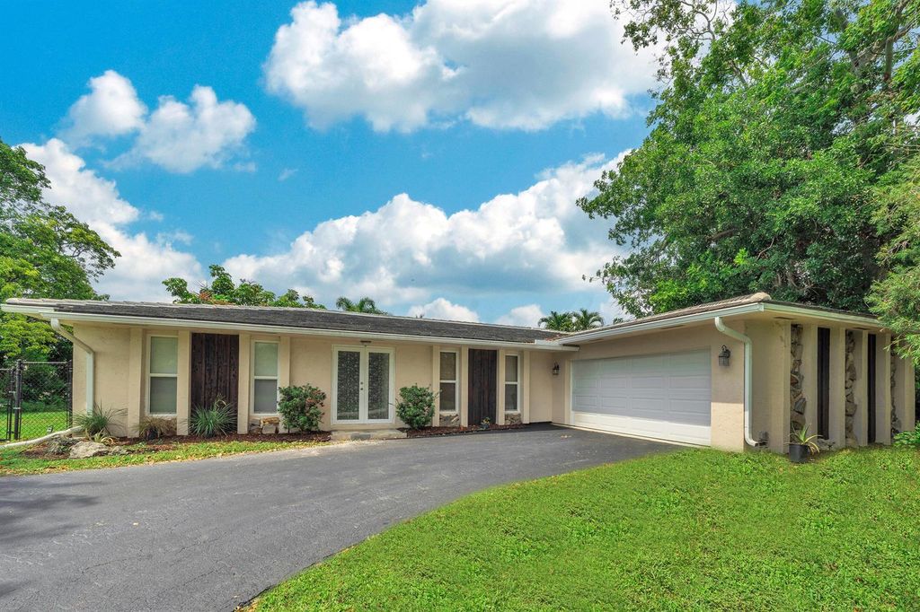11901 NW 25th Street, Plantation, FL 33323