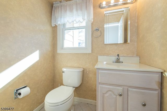 53 Westminster Dr, Parsippany-troy Hills Twp., NJ 07054