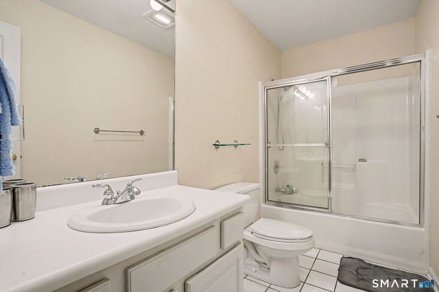 29 Greystone 29, Shelton, CT 06484