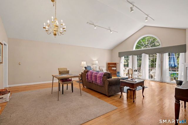 29 Greystone 29, Shelton, CT 06484