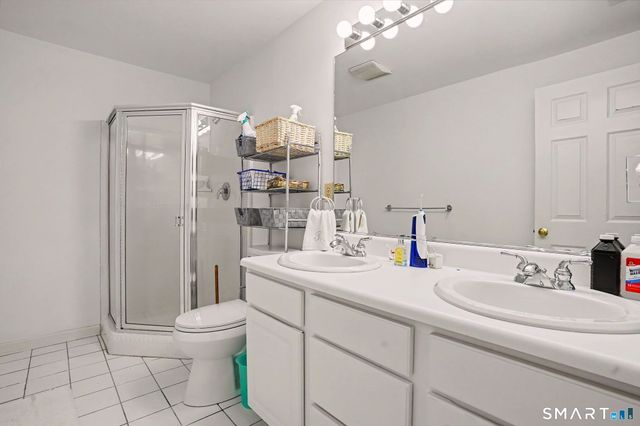29 Greystone 29, Shelton, CT 06484