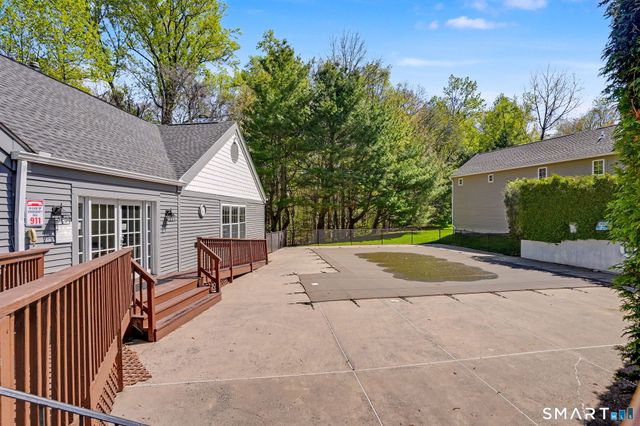 29 Greystone 29, Shelton, CT 06484