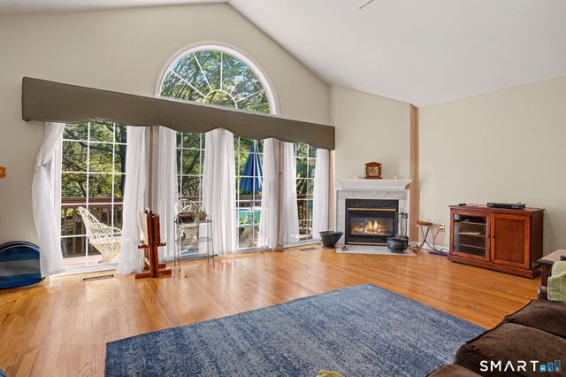 29 Greystone 29, Shelton, CT 06484