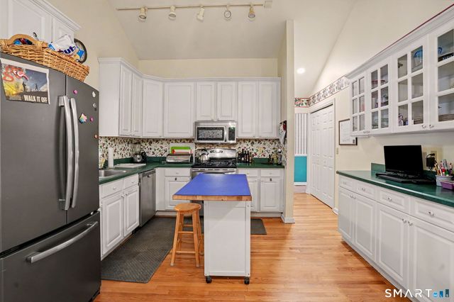 29 Greystone 29, Shelton, CT 06484