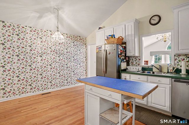 29 Greystone 29, Shelton, CT 06484