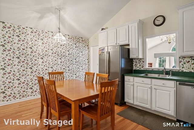 29 Greystone 29, Shelton, CT 06484