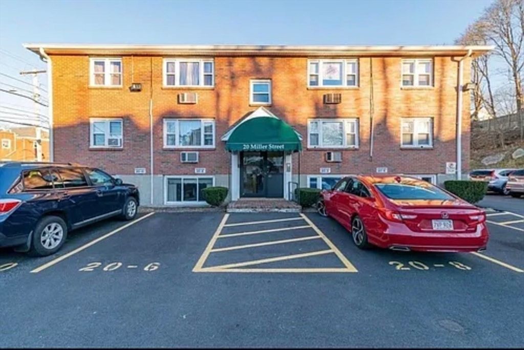 20 Miller St 1, Quincy, MA 02169
