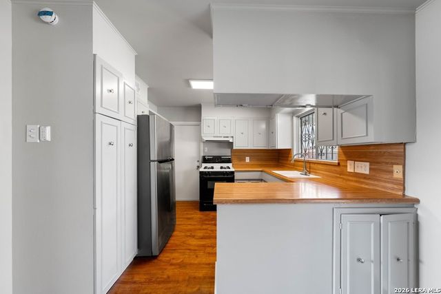 303 Marquis Ln, San Antonio, TX 78216