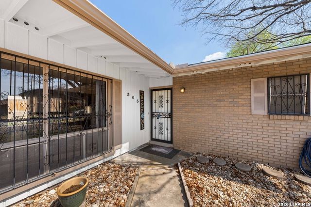 303 Marquis Ln, San Antonio, TX 78216