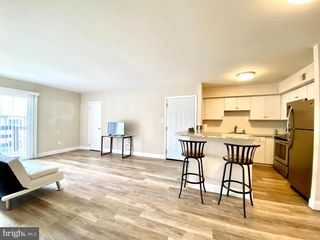 5200 HILLTOP DR, Brookhaven, PA 19015