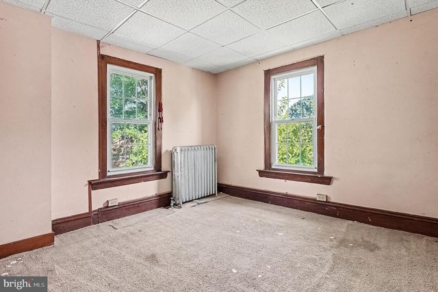 311 BROAD ST, Harleysville, PA 19438