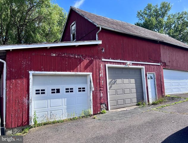 311 BROAD ST, Harleysville, PA 19438