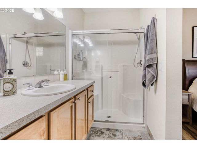1828 Ne ASHBERRY Dr, Hillsboro, OR 97124