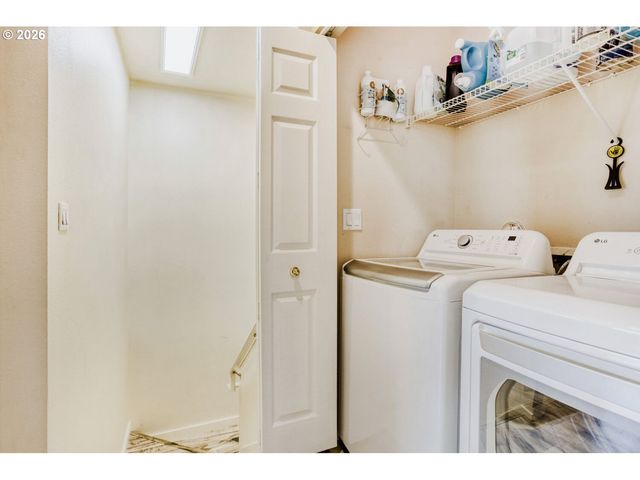 1828 Ne ASHBERRY Dr, Hillsboro, OR 97124