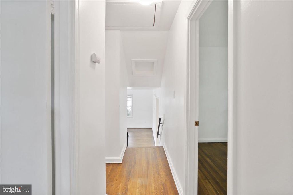 Image 23 of property listing at 803 BURDETTE RD, Rockville, MD 20851