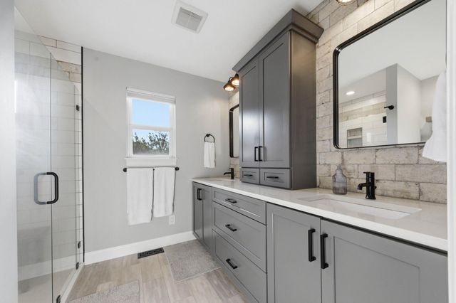 5905 E 49th Ct N, Bel Aire, KS 67220