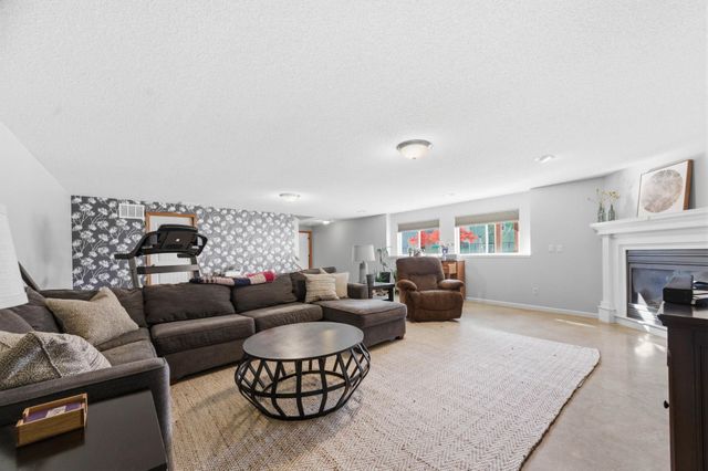 5905 E 49th Ct N, Bel Aire, KS 67220