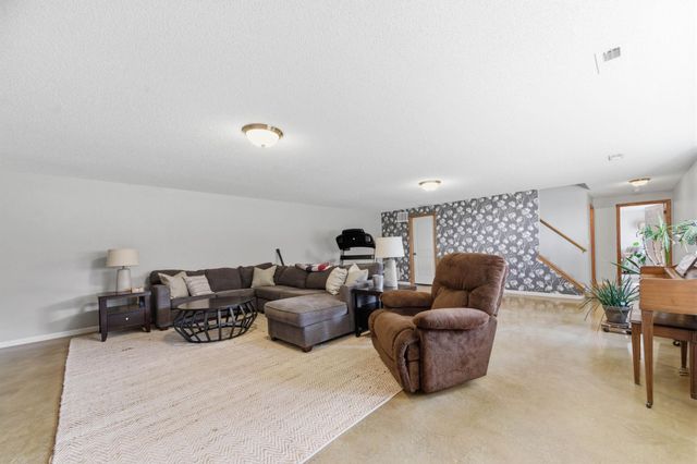 5905 E 49th Ct N, Bel Aire, KS 67220