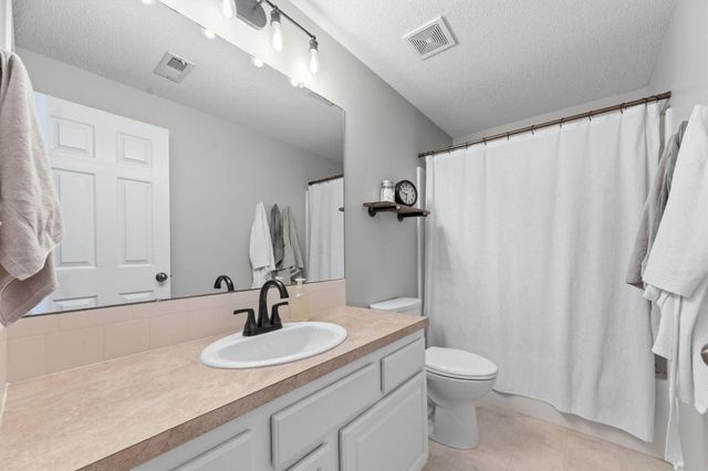 5905 E 49th Ct N, Bel Aire, KS 67220