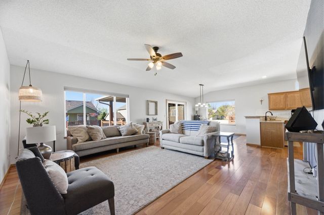 5905 E 49th Ct N, Bel Aire, KS 67220