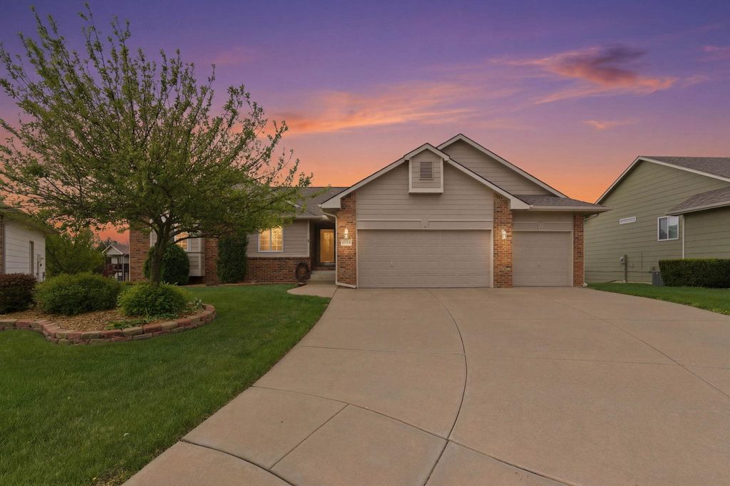 5905 E 49th Ct N, Bel Aire, KS 67220