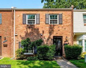 6372 EIGHTH CIR, Alexandria, VA 22312