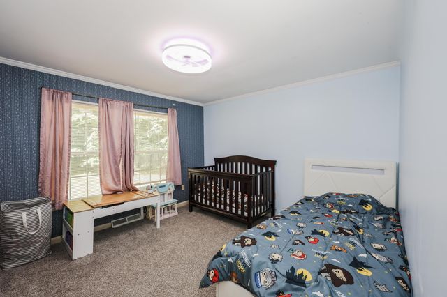 2 Elm Place, Loudon, NH 03307