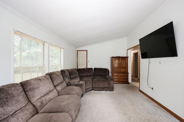 2 Elm Place, Loudon, NH 03307