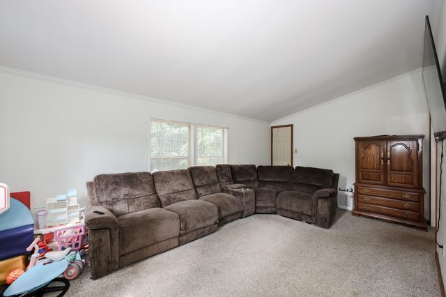 2 Elm Place, Loudon, NH 03307