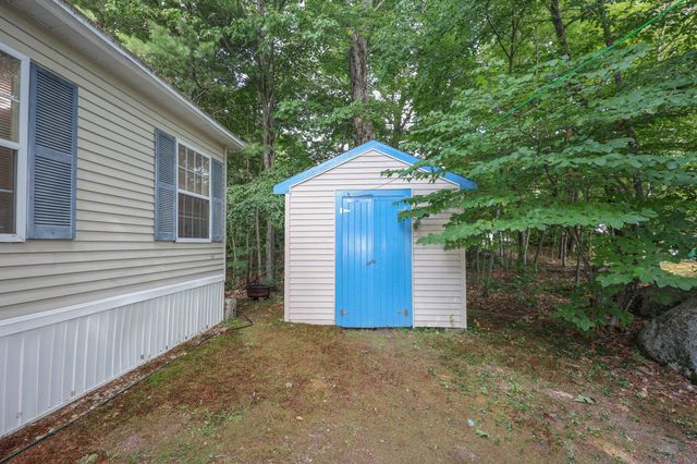 2 Elm Place, Loudon, NH 03307