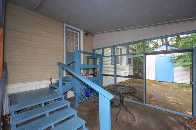 2 Elm Place, Loudon, NH 03307