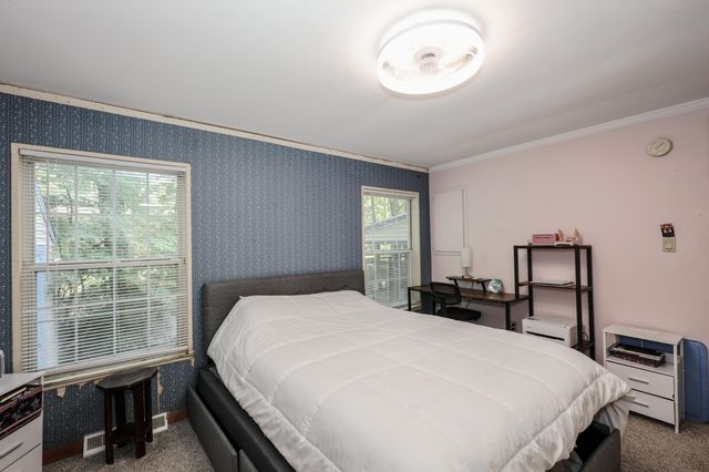 2 Elm Place, Loudon, NH 03307