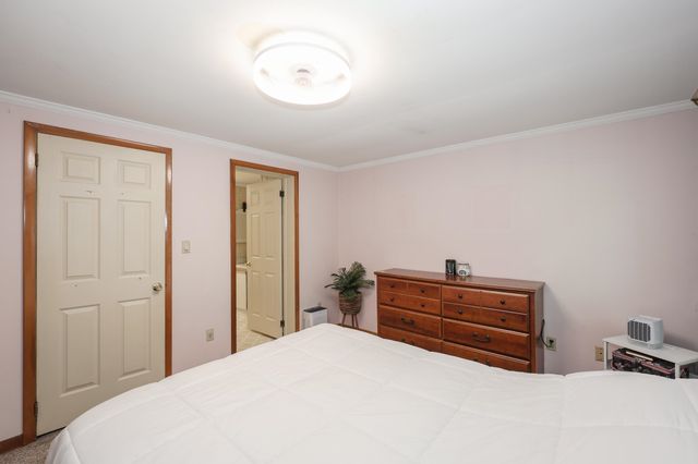 2 Elm Place, Loudon, NH 03307