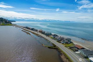2585 West Beach Road, Oak Harbor, WA 98277