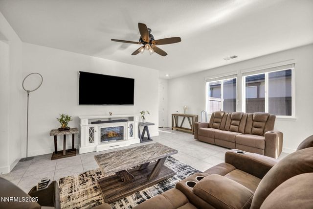 2024 Forest Grove Lane, Sparks, NV 89436