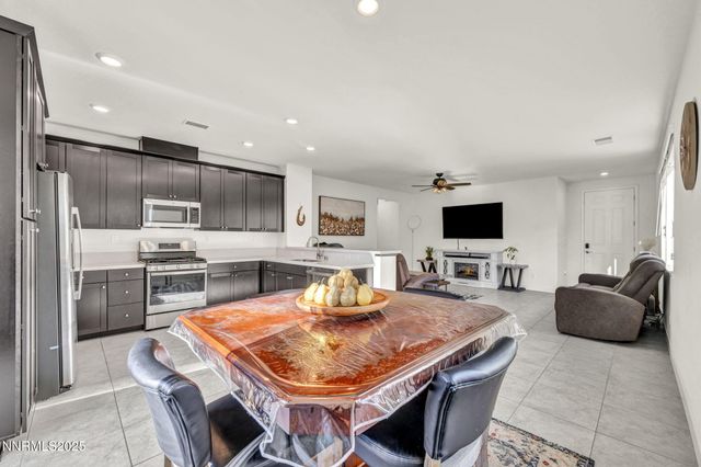 2024 Forest Grove Lane, Sparks, NV 89436