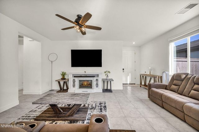 2024 Forest Grove Lane, Sparks, NV 89436