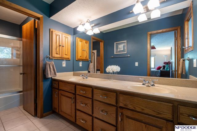3601 S 75Th Street, Lincoln, NE 68506