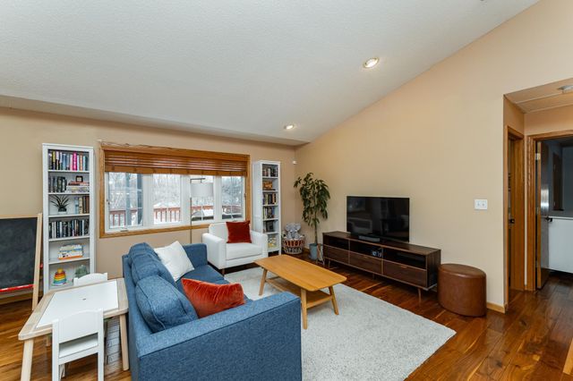 4408 6th Street NW, Rochester, MN 55901