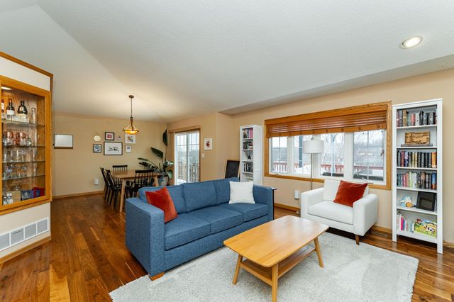 4408 6th Street NW, Rochester, MN 55901