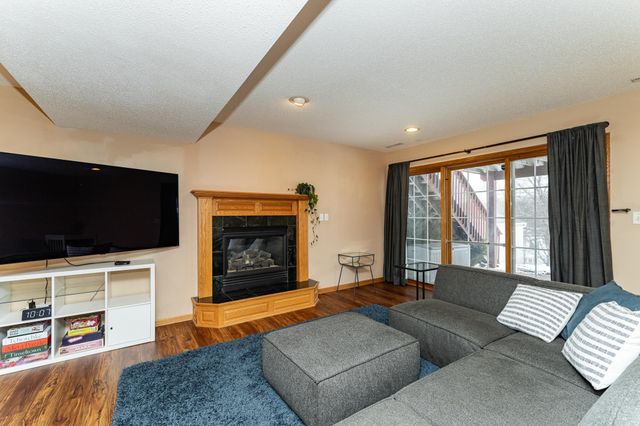 4408 6th Street NW, Rochester, MN 55901