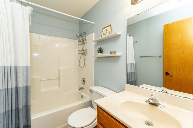 4408 6th Street NW, Rochester, MN 55901