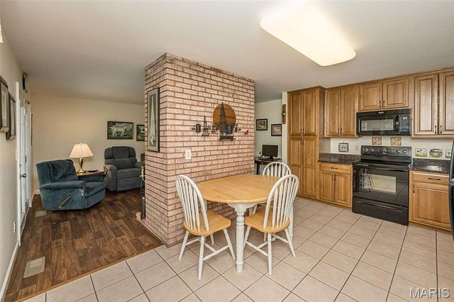 505 Hillbrook Drive, Ballwin, MO 63011