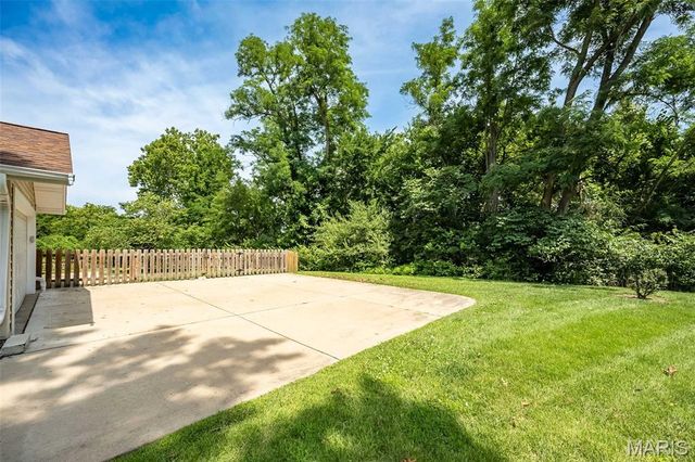 505 Hillbrook Drive, Ballwin, MO 63011