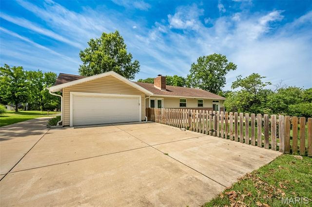 505 Hillbrook Drive, Ballwin, MO 63011